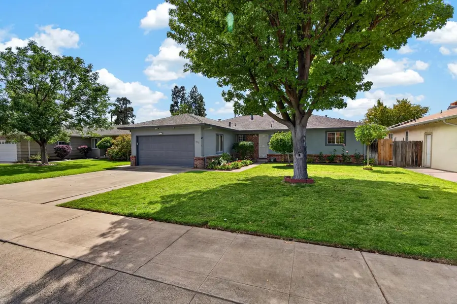820 Park Street, Lodi, CA 95240 - #2