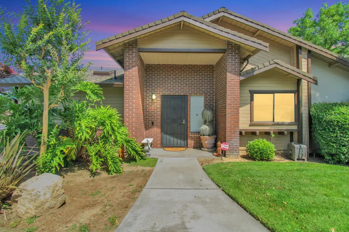 762 E Milgeo Avenue, Ripon, CA 95366 - #1