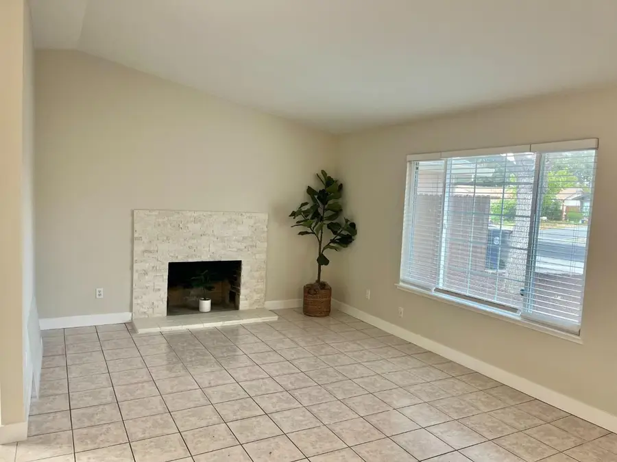10 Ething Court, Sacramento, CA 95823 - #3