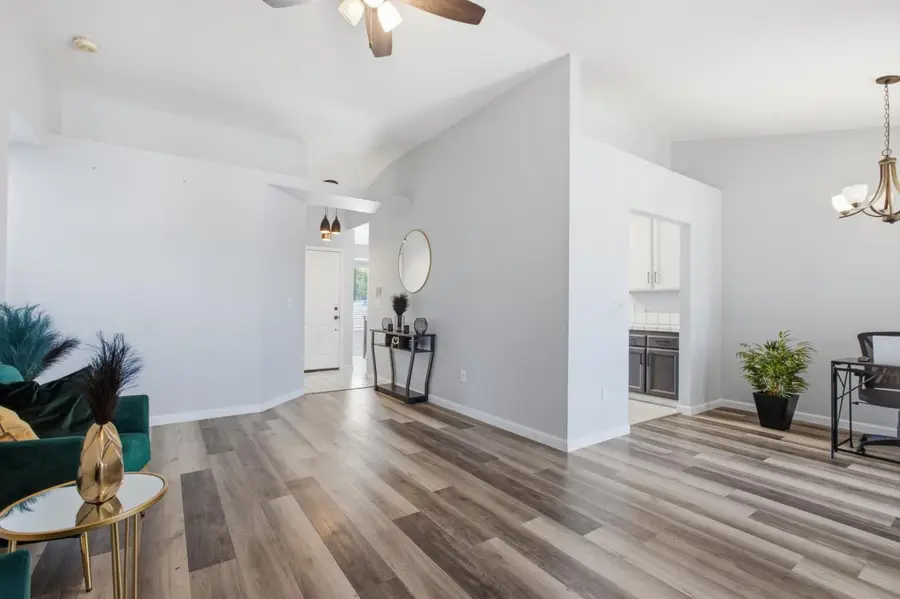 905 Herring Avenue, Rio Linda, CA 95673 - #2