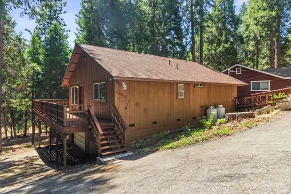 7058 Lakewood Drive, Pollock Pines, CA 95726
