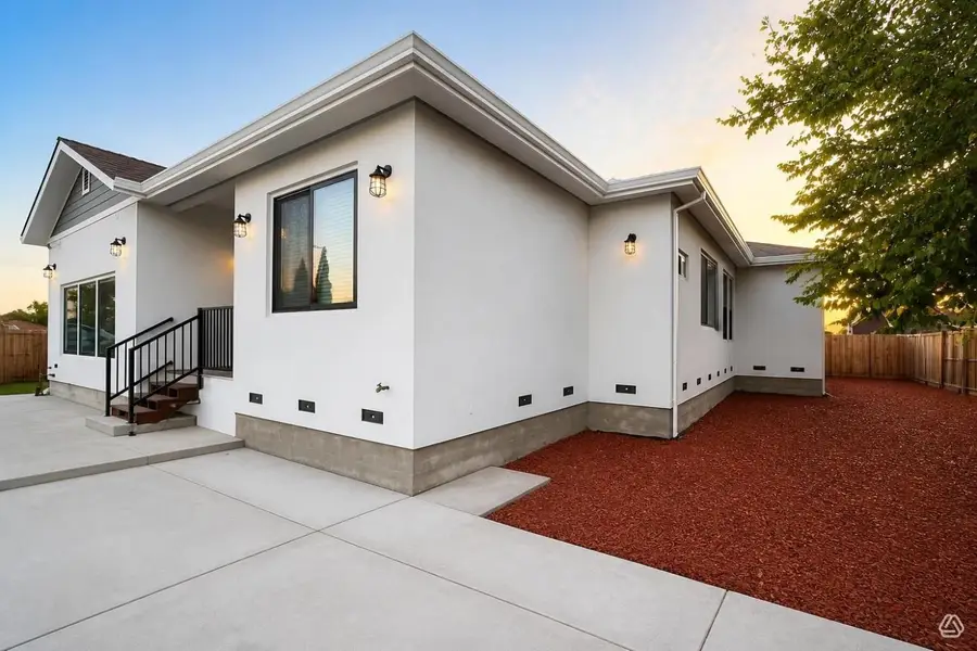 4933 Dry Creek Road, Sacramento, CA 95838 - #2