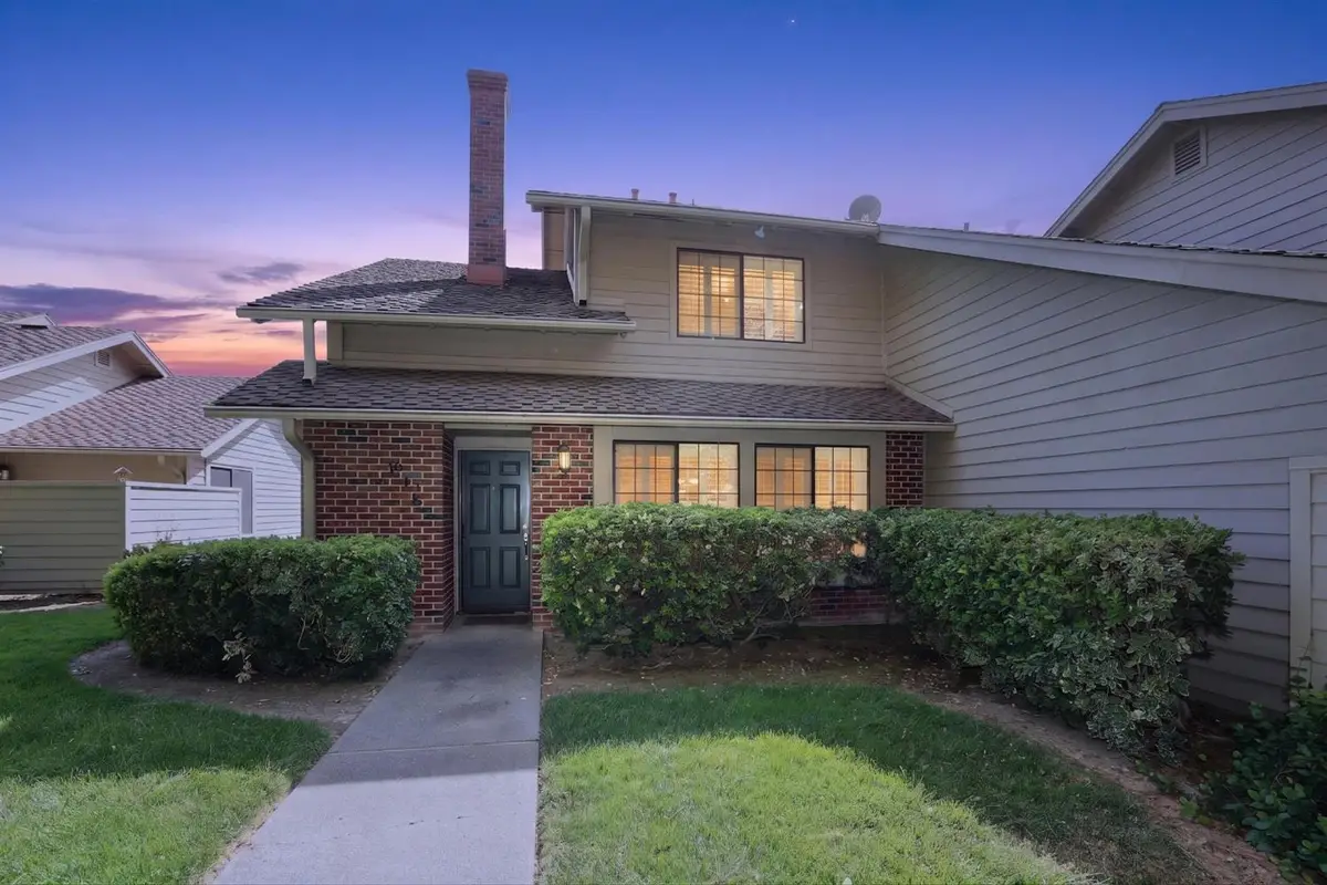 926 W Cross Street, Woodland, CA 95695 - #1