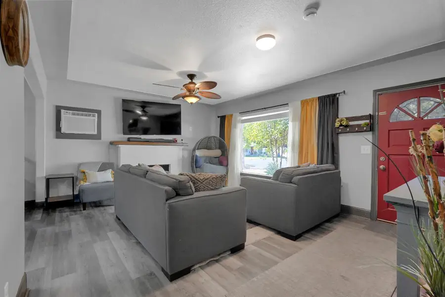 224 Parry Avenue, Modesto, CA 95354 - #2