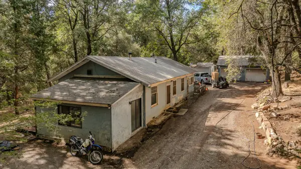 524 Ridge Road, Rail Road Flat, CA 95245