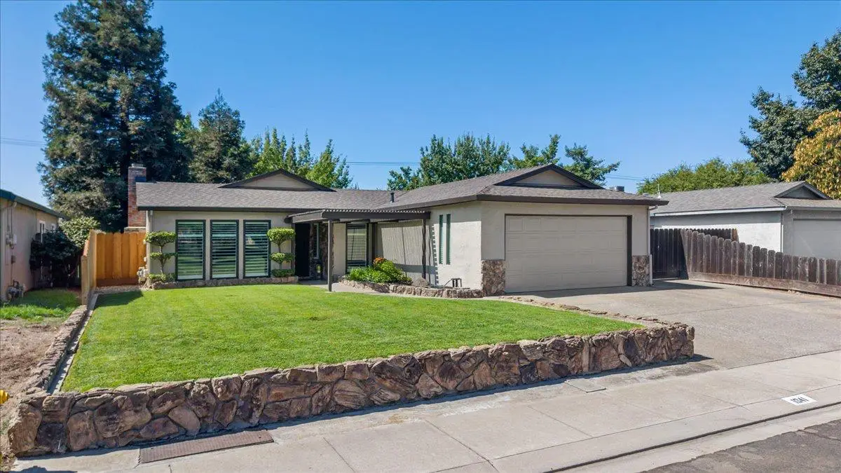 1041 Parkside Avenue, Manteca, CA 95336 - #1