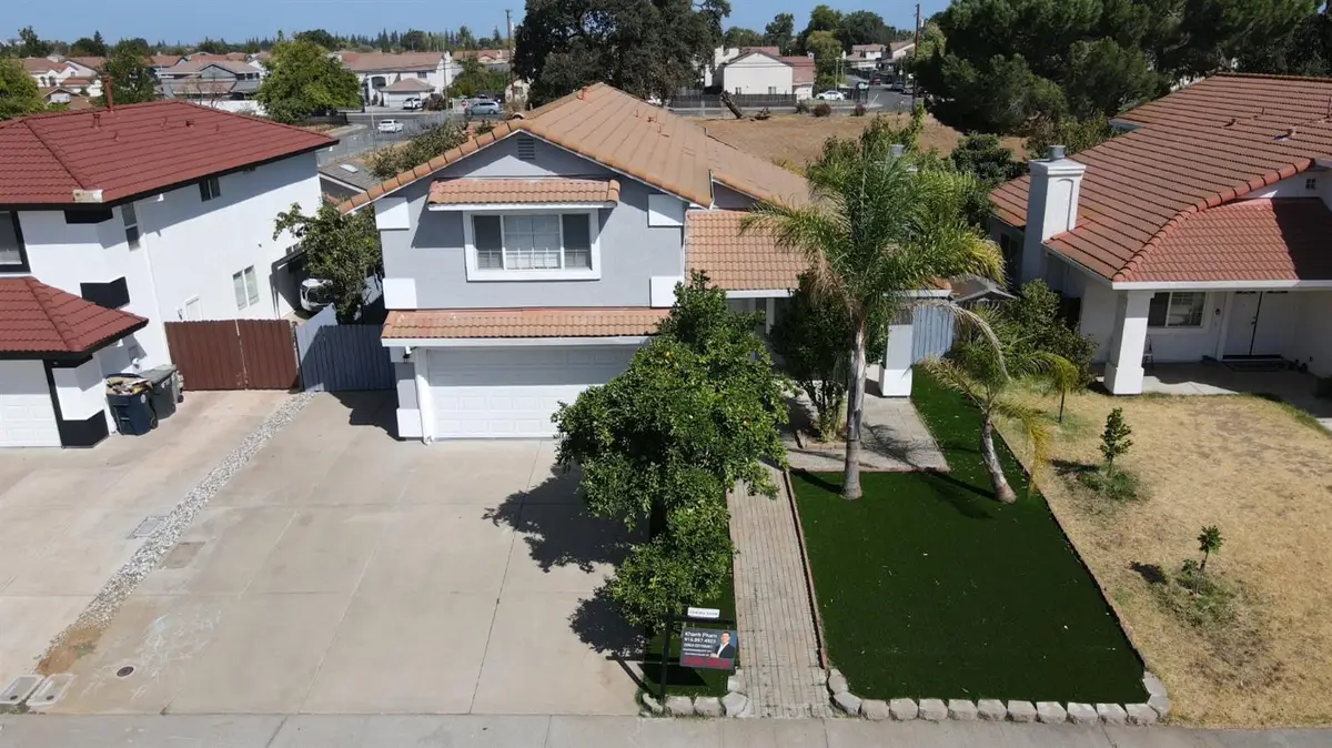 6164 Lemon Bell, Sacramento, CA 95824 - #1