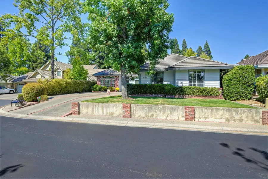 320 Emerson Court, Roseville, CA 95661 - #2