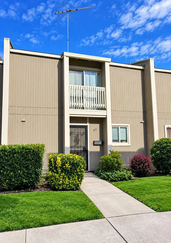 49 Derow Court, Sacramento, CA 95833