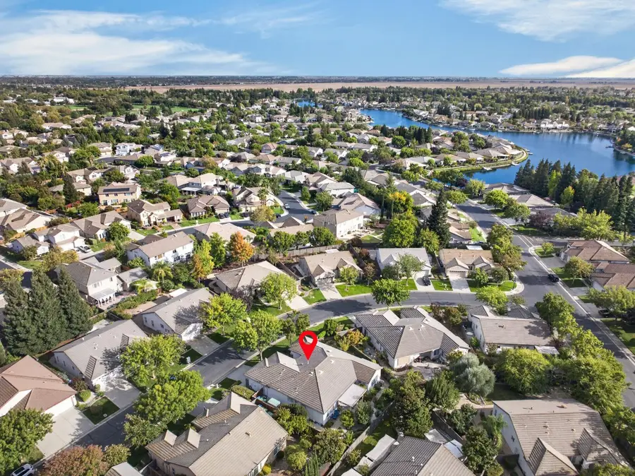 9454 Century Oaks Lane, Elk Grove, CA 95758 - #2