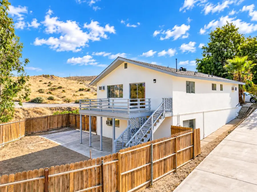 522 Garfield Avenue, Taft, CA 93268 - #2