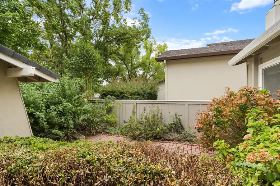 5820 Kahara Court, Sacramento, CA 95822 - #2