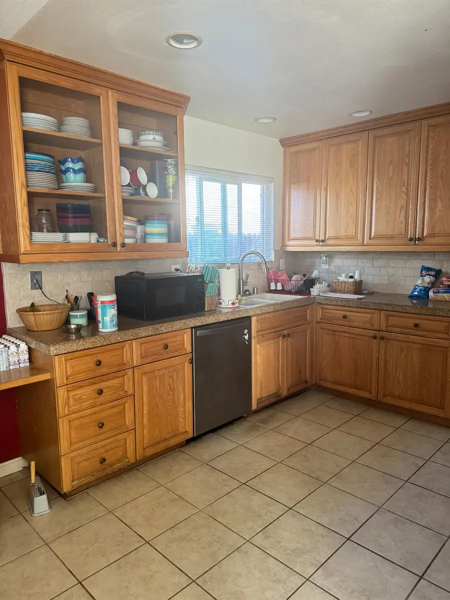 9647 La Nuez Drive, Elk Grove, CA 95624 - #2