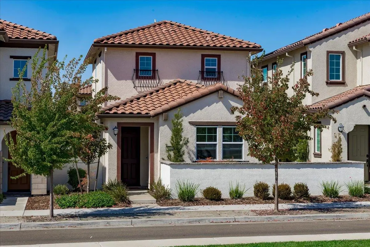 6112 Campus Parkway, Roseville, CA 95747 - #1
