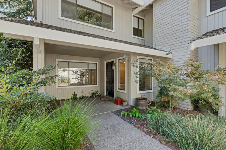 2002 University Park Dr, Sacramento, CA 95825 - #2
