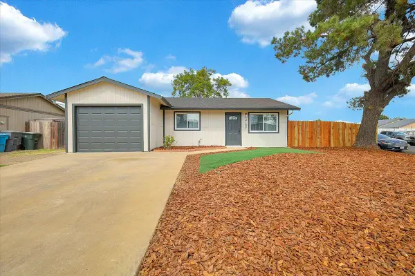 2183 Gold Leaf Way, Olivehurst, CA 95961