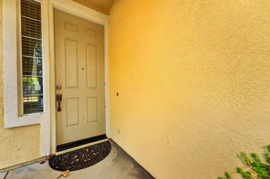 8207 Gardenside Court, Sacramento, CA 95829 - #3