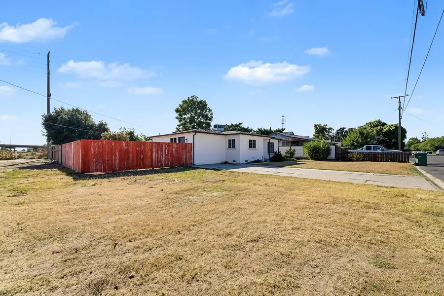 870 S Minaret, Turlock, CA 95380 - #2