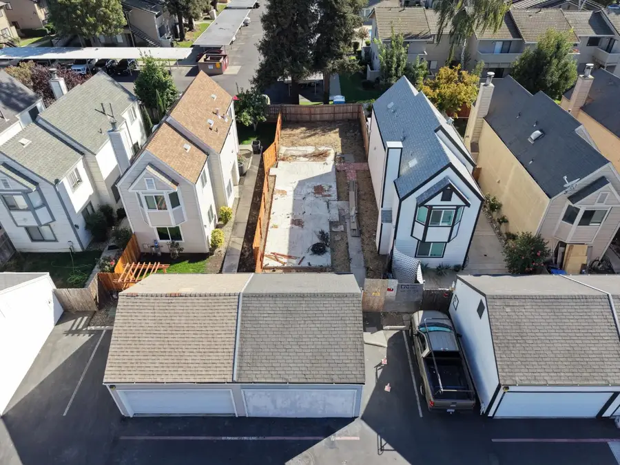 402 Golf Circle #E, Manteca, CA 95337 - #2