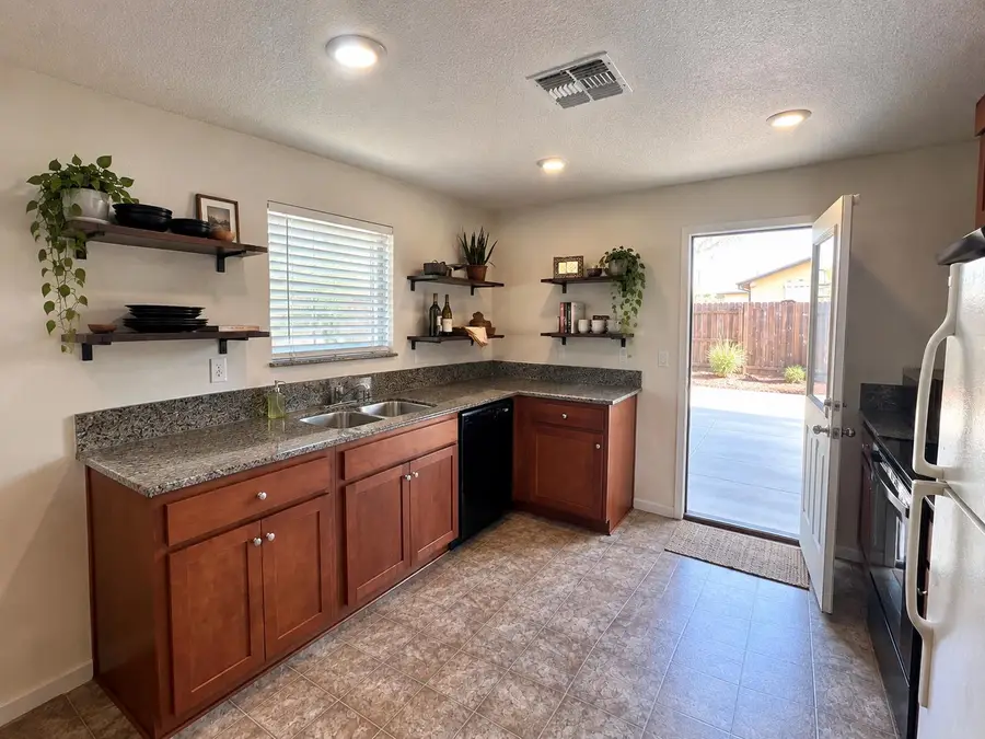 785 Dean Court, Merced, CA 95341 - #3