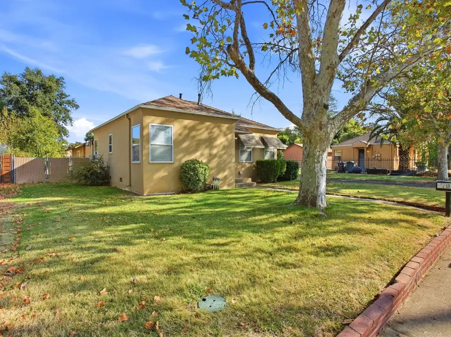 2707 21st Avenue, Sacramento, CA 95820 - #3