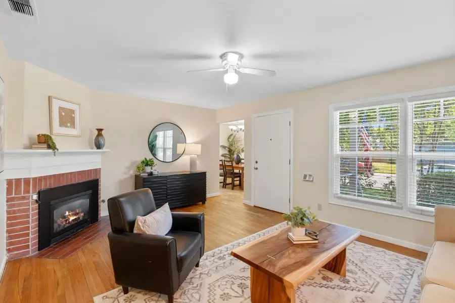 6101 3rd Avenue, Sacramento, CA 95817 - #3