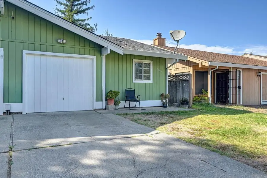 7703 Las Lilas Court, Citrus Heights, CA 95621 - #3