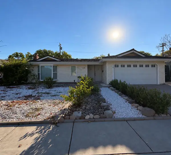 2404 Queenaire Lane, Modesto, CA 95350