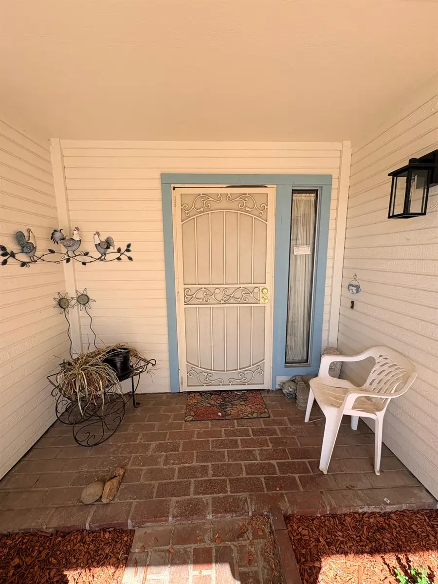 801 Sun Ray Court, Rio Linda, CA 95673 - #3