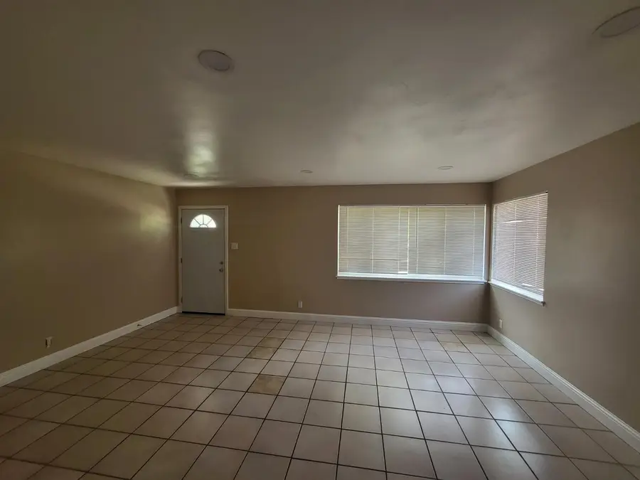 Address Withheld By Seller, Sacramento, CA 95864 - #3