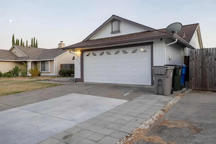 4872 Hinchman Way, Sacramento, CA 95823 - #3