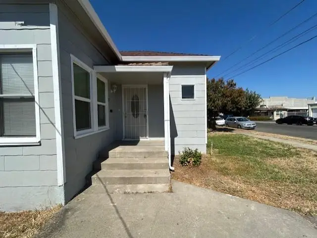 752 Kiley Ave., Yuba City, CA 95991 - #2