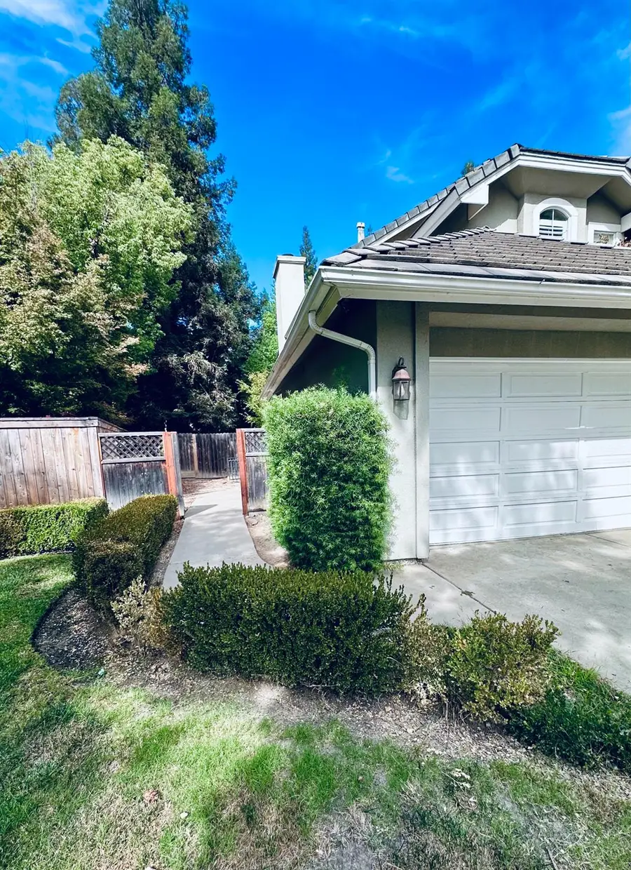 852 E Newcastle Lane, Fresno, CA 93720 - #2