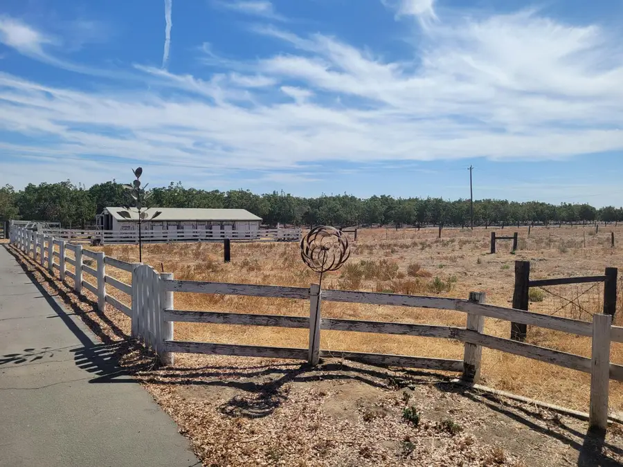 24471 Avenue 19, Madera, CA 93638 - #3