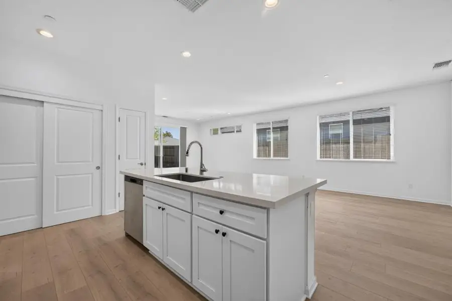 551 Fox Hunt Way, Rio Linda, CA 95673 - #3