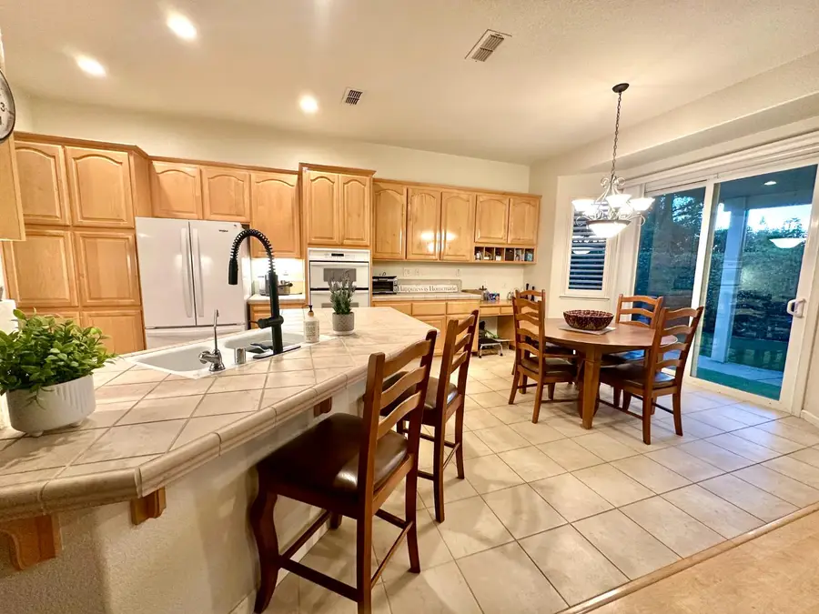 2303 Petruchio Way, Roseville, CA 95661 - #3