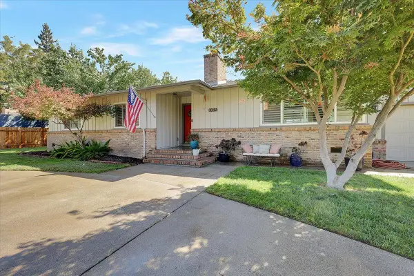 1042 Hillcrest Avenue, Yuba City, CA 95991