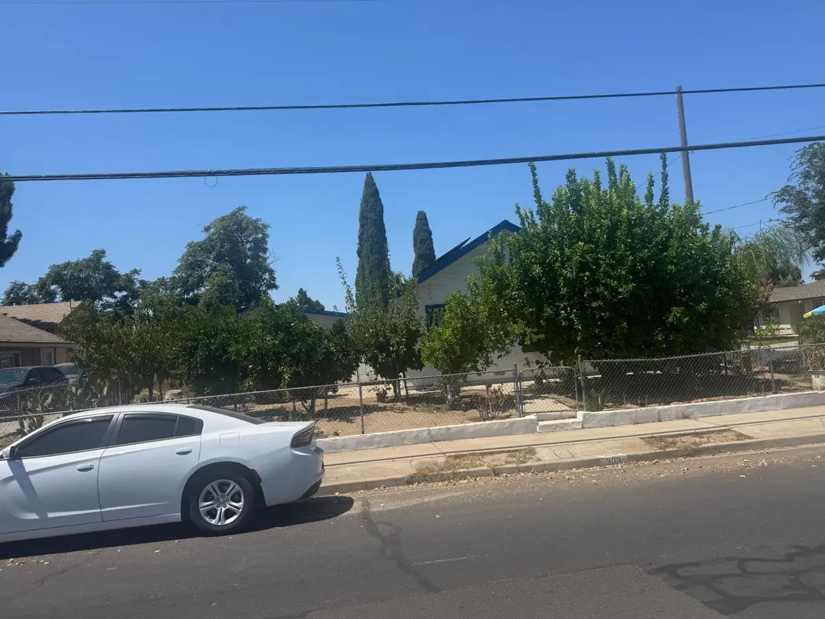 303 Locust Avenue, Manteca, CA 95337 - #1
