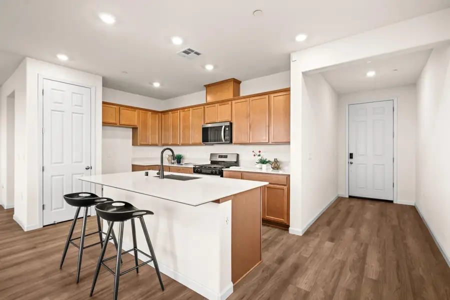 901 Farnham Drive, Patterson, CA 95363 - #3