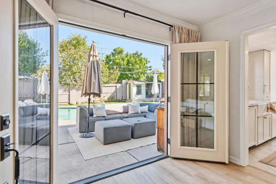 6109 Coyle Avenue, Carmichael, CA 95608 - #2