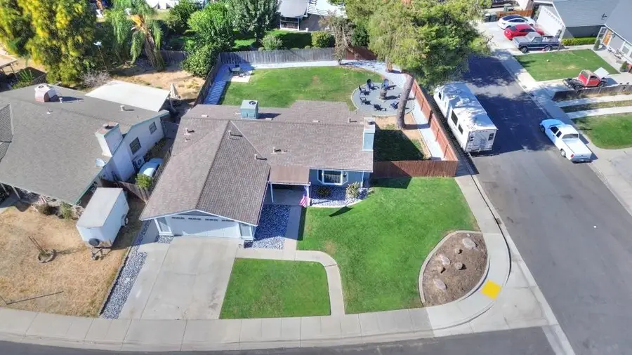 669 Flora Way, Waterford, CA 95386 - #3