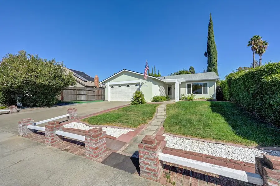 7036 Roca Way, Sacramento, CA 95842 - #2