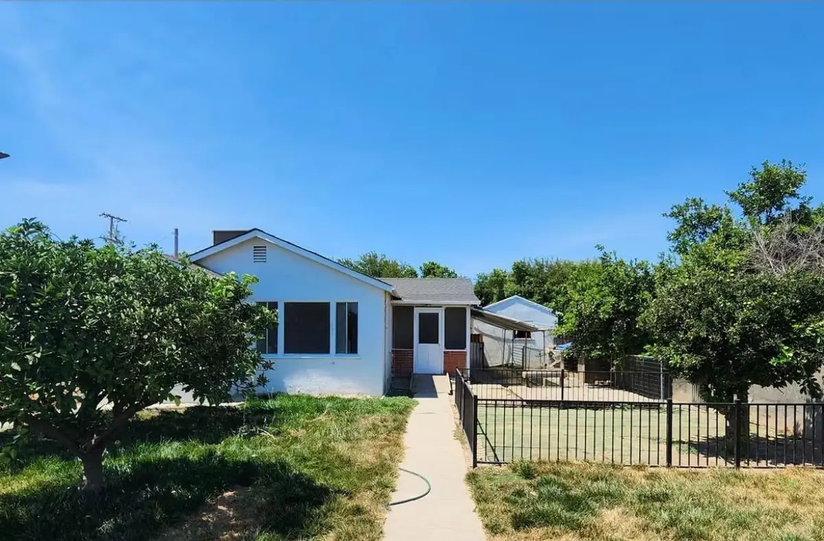 431 East Avenue, Gustine, CA 95322 - #1