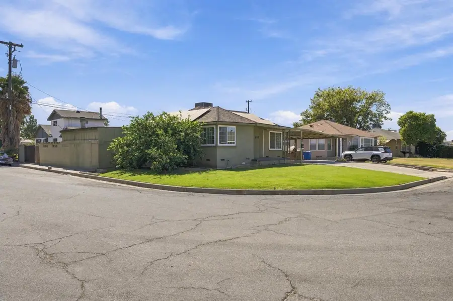 2137 Sacramento, Bakersfield, CA 93305 - #3