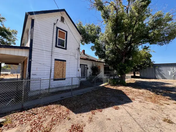 2306 W F Street, Oakdale, CA 95361