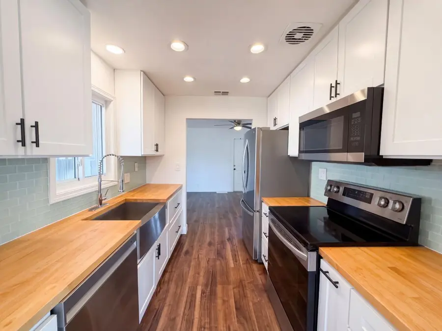 5208 Fernwood Way, Sacramento, CA 95841 - #2