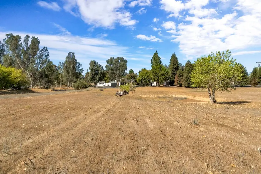 15446 Monreal Road, Madera, CA 93636 - #2
