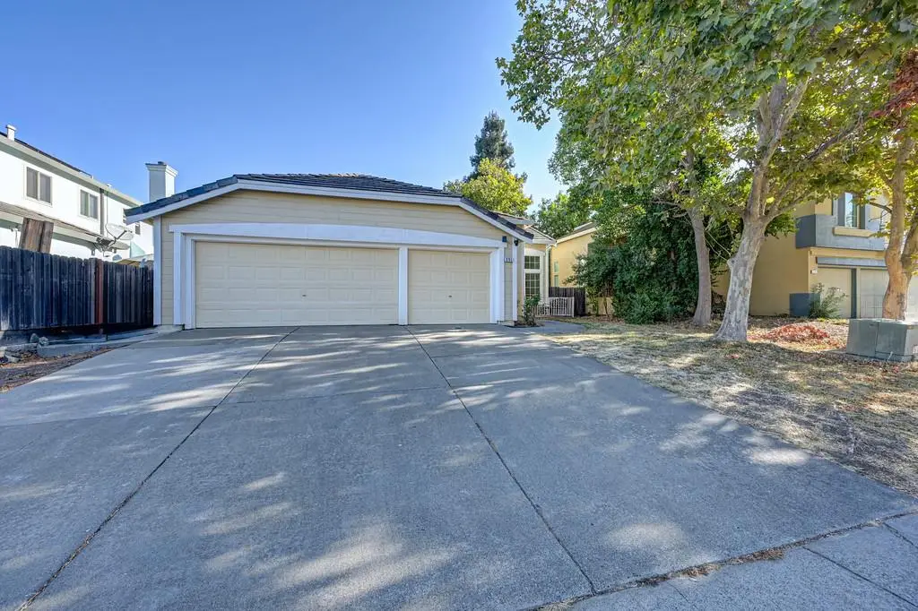 8705 Laguna Star Dr, Elk Grove, CA 95758 - #1