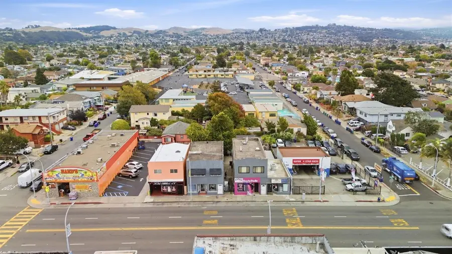 652 23rd, Richmond, CA 94804 - #2