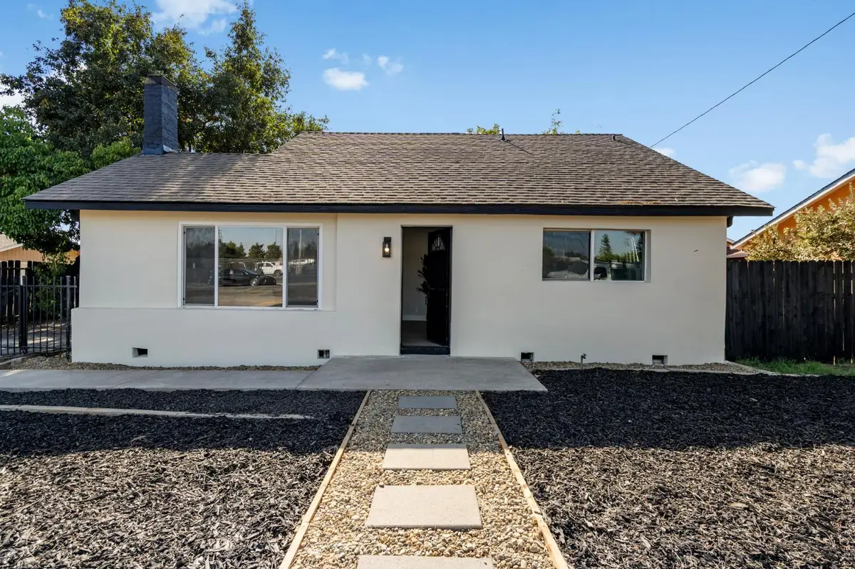 332 Hinkley Avenue, Oakdale, CA 95361 - #1